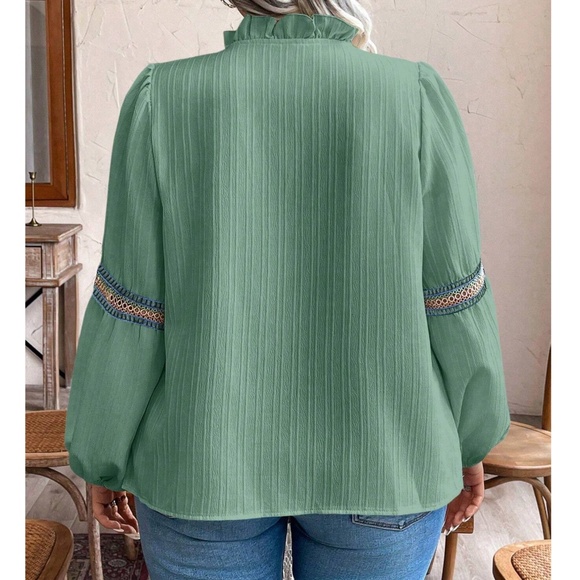 Plus Color Block Frill neck Long sleeve Blouse - Picture 3 of 7